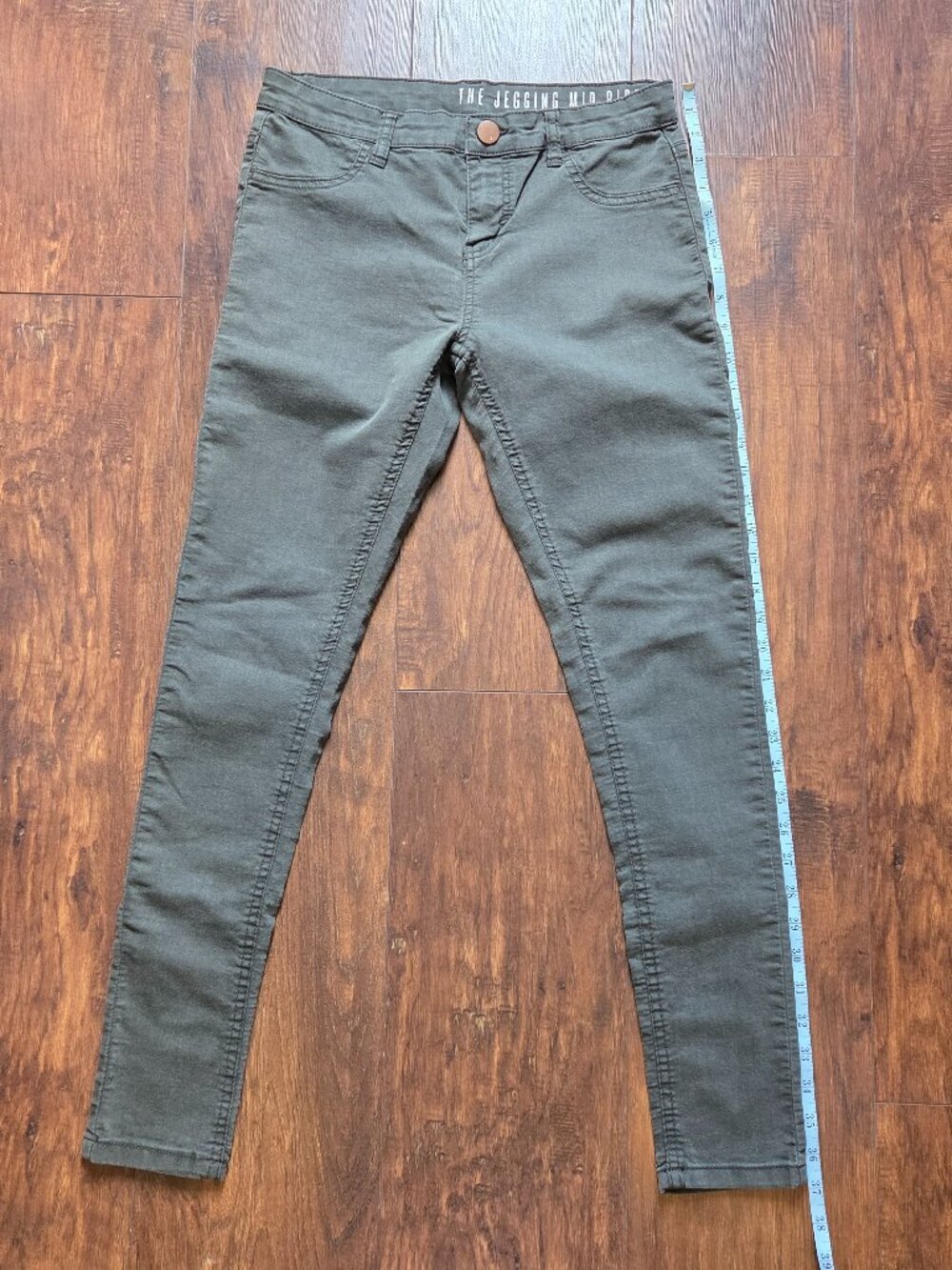 The Jegging Mid Rise Size 6 in army green - Picture 2 of 9